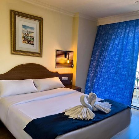 Hotel Portofino By Insidehome Empuriabrava Bagian luar foto