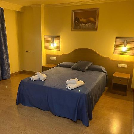 Hotel Portofino By Insidehome Empuriabrava Bagian luar foto