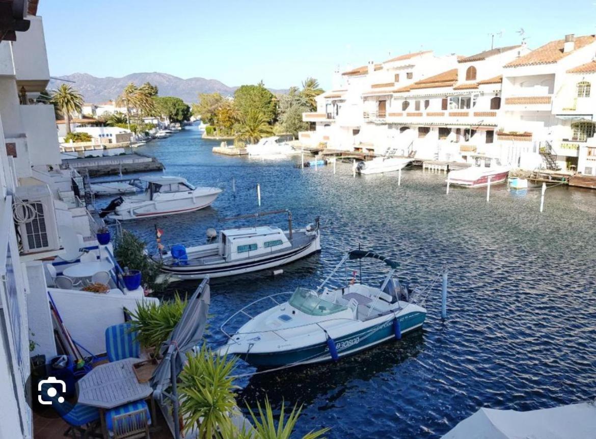 Hotel Portofino By Insidehome Empuriabrava Bagian luar foto