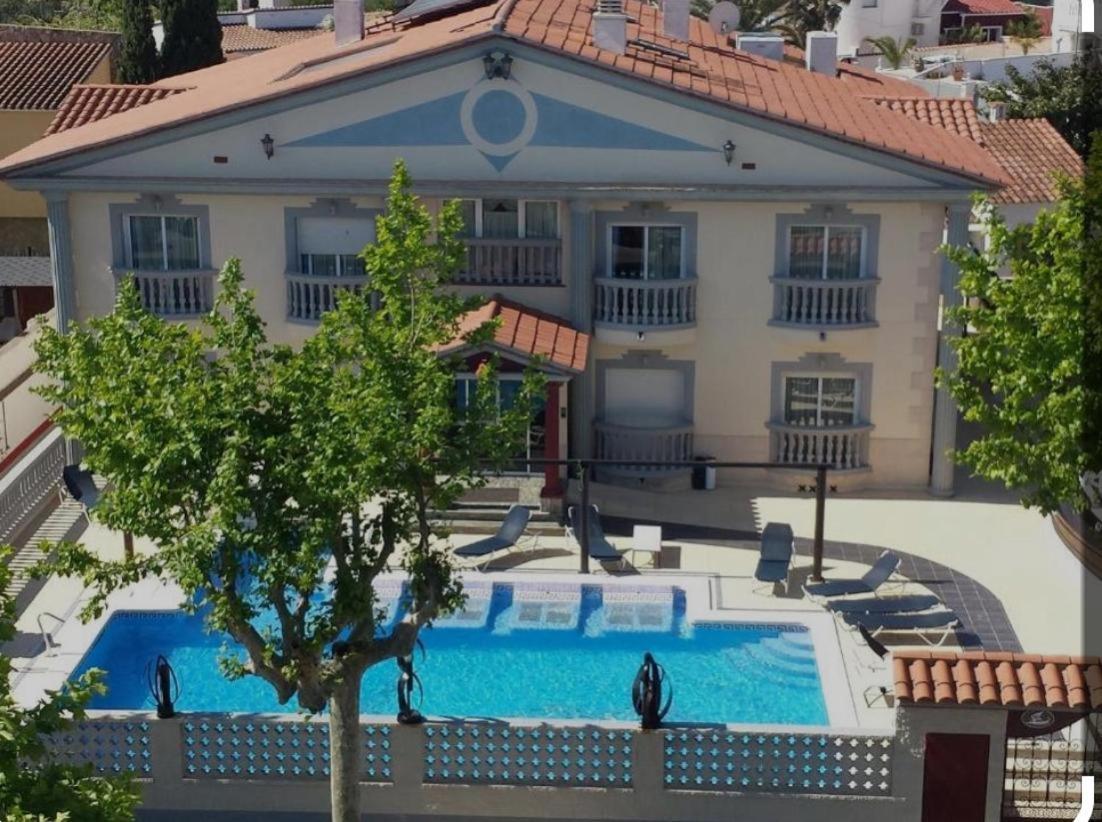 Hotel Portofino By Insidehome Empuriabrava Bagian luar foto