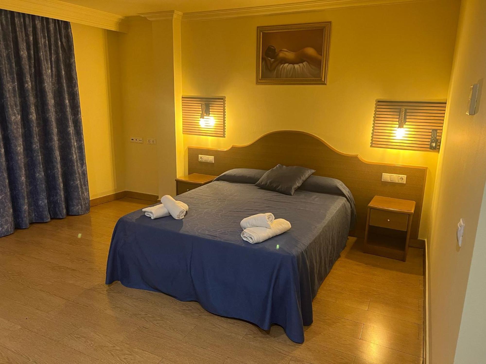 Hotel Portofino By Insidehome Empuriabrava Bagian luar foto