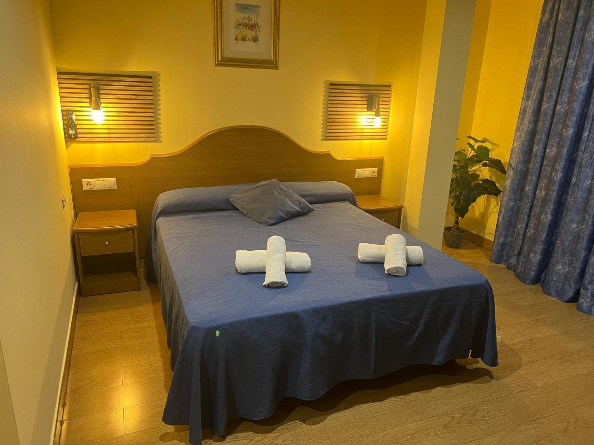 Hotel Portofino By Insidehome Empuriabrava Bagian luar foto