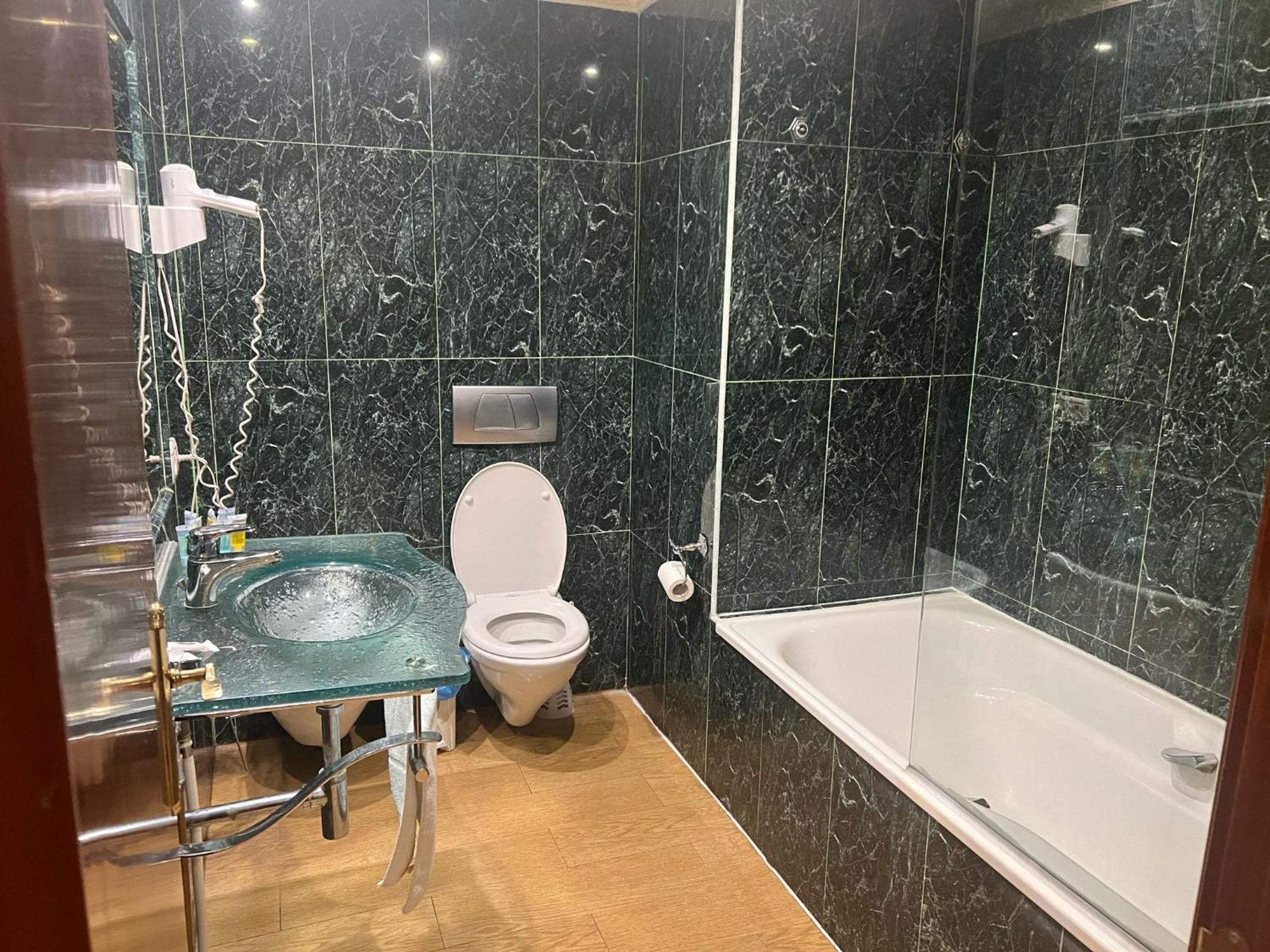 Hotel Portofino By Insidehome Empuriabrava Bagian luar foto