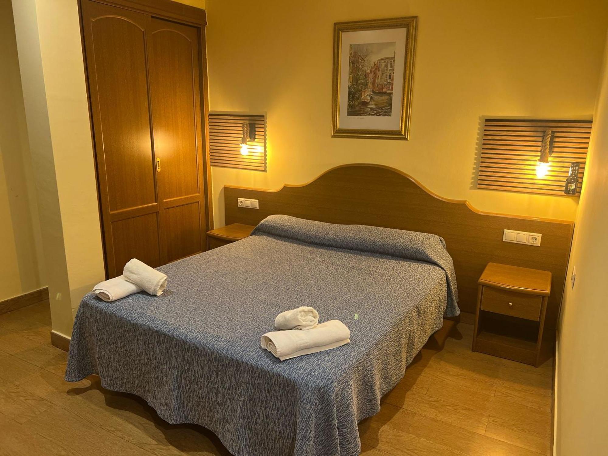 Hotel Portofino By Insidehome Empuriabrava Bagian luar foto