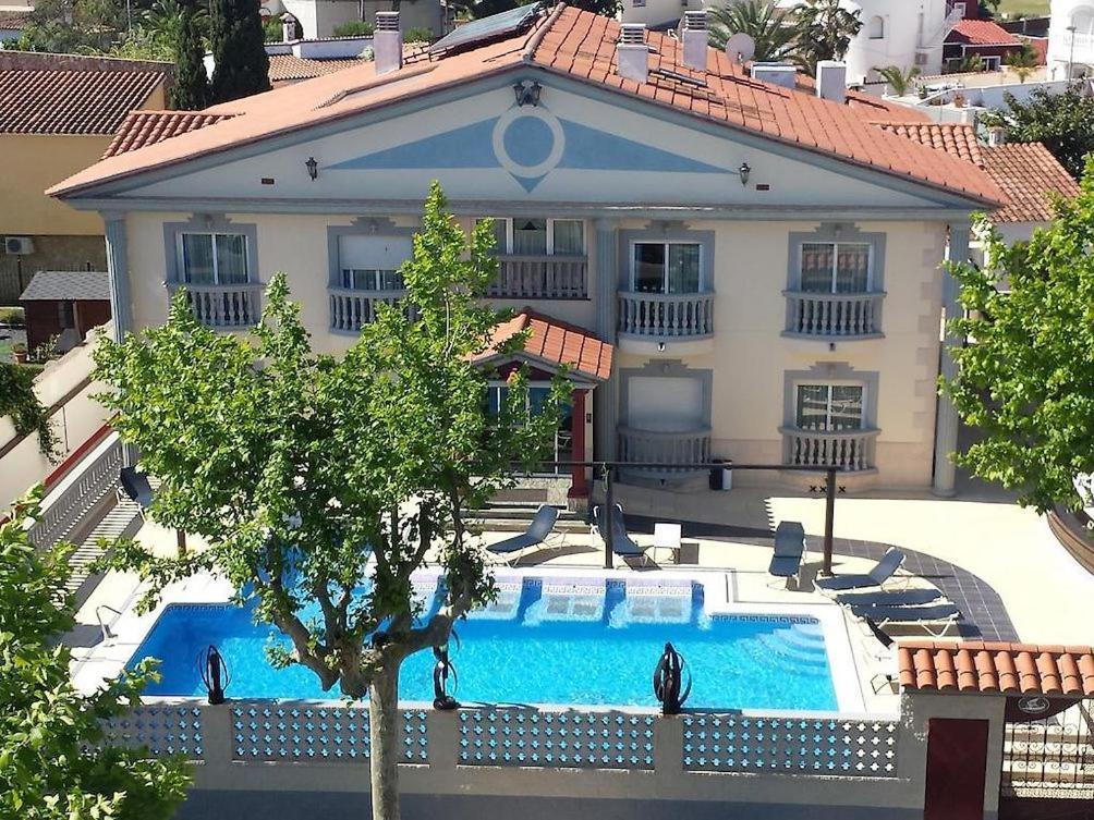 Hotel Portofino By Insidehome Empuriabrava Bagian luar foto